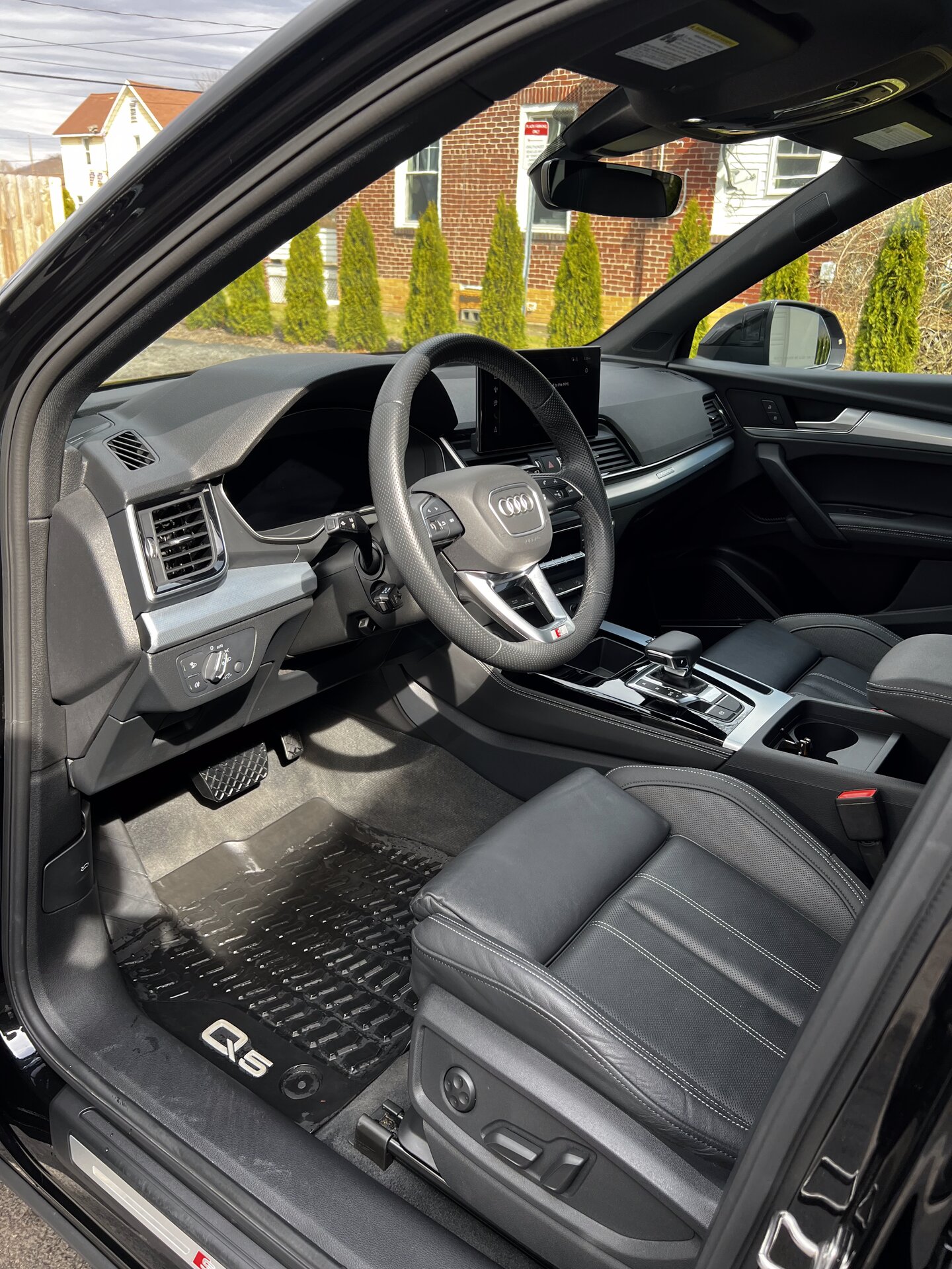 Clean Audi Q5 interior after professional detailing