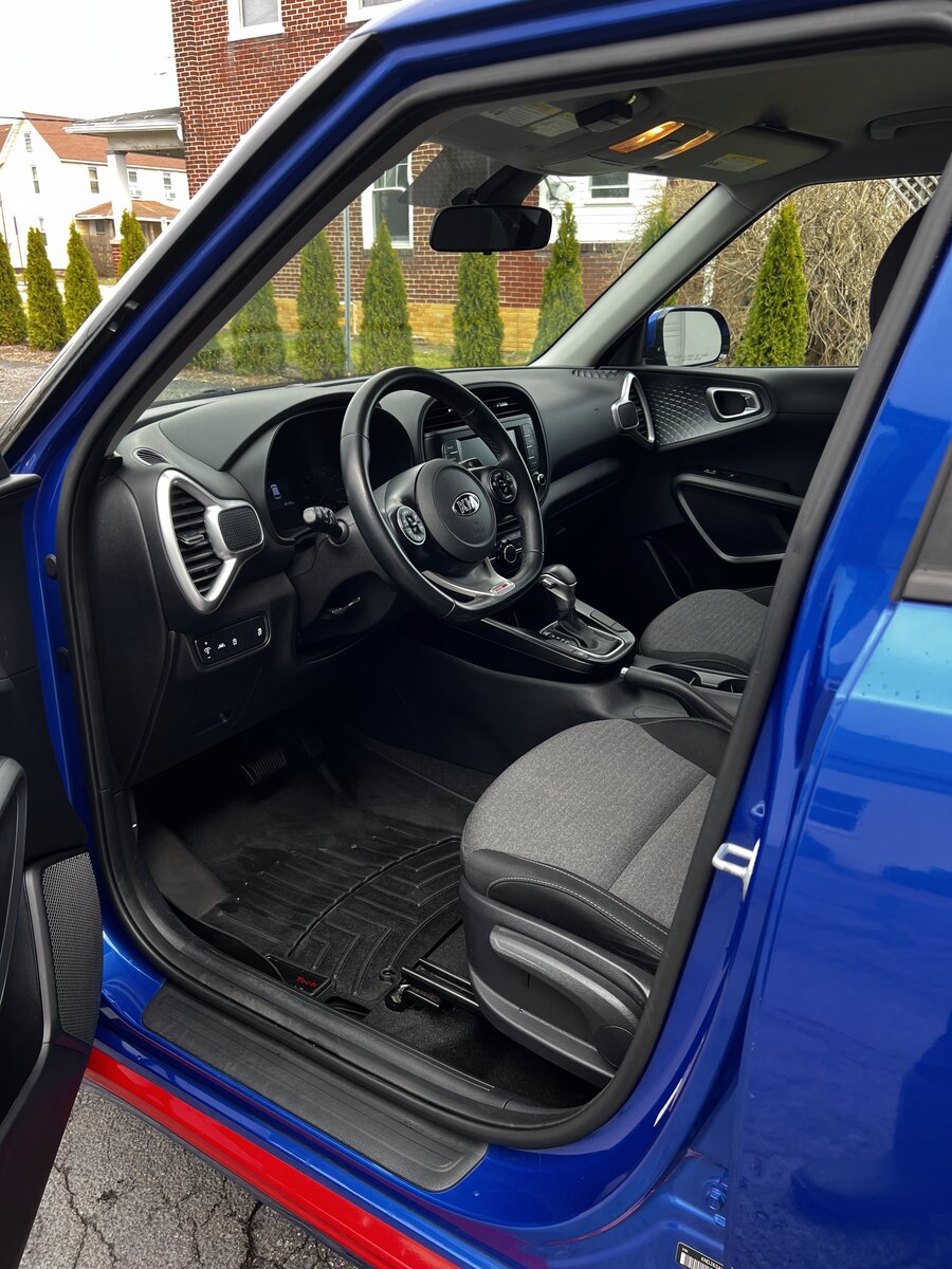 Clean Kia Soul interior after detailing service